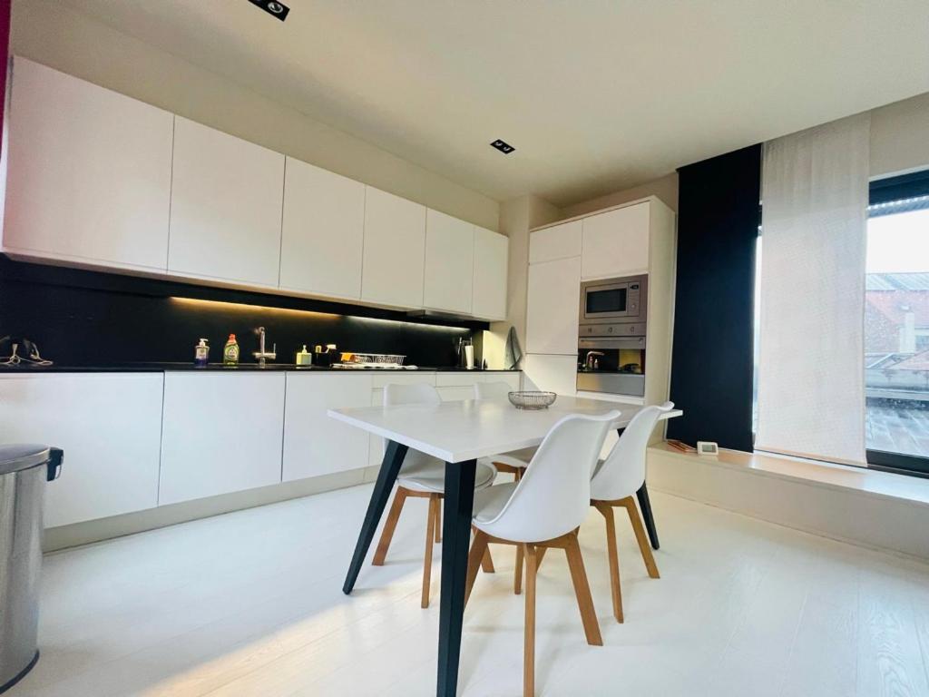 Apartament Down Town Penthouse With Private Parking Bruksela Zewnętrze zdjęcie